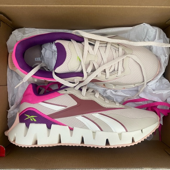 New in box Women’s Size 7 Reebok Zig Dynamica 4 Stucco/Sendros/Lasp - Picture 6 of 6